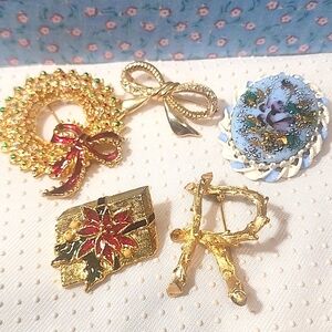 Bundle of Five Brooches/ letter R / Christmas 🎄